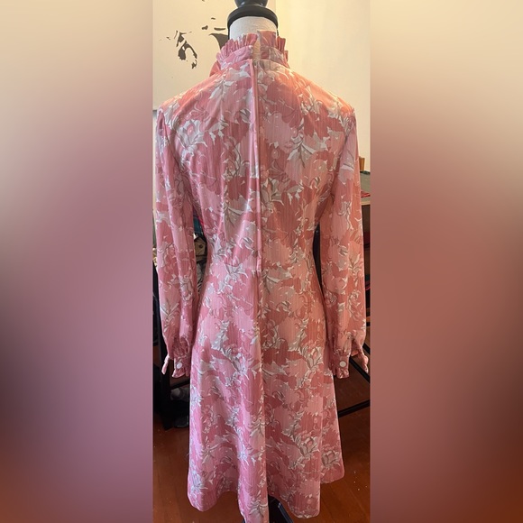 Vintage 1970s Pink Floral Tie Necklace Dress - Picture 8 of 14